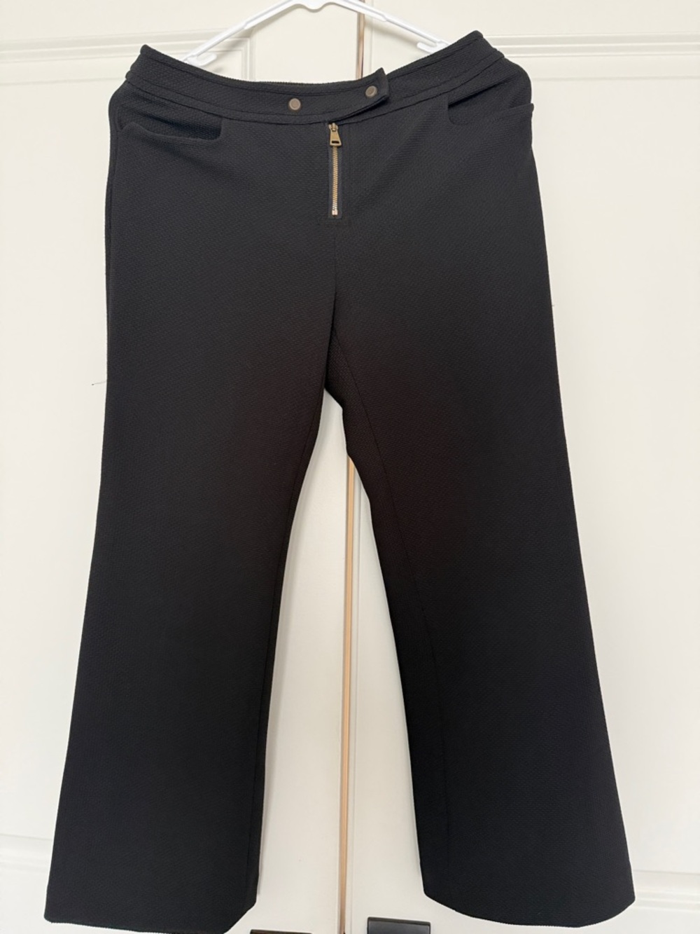 NWOT Tracy Reese Black Textured Cropped Pants with Exposed Gold Zip